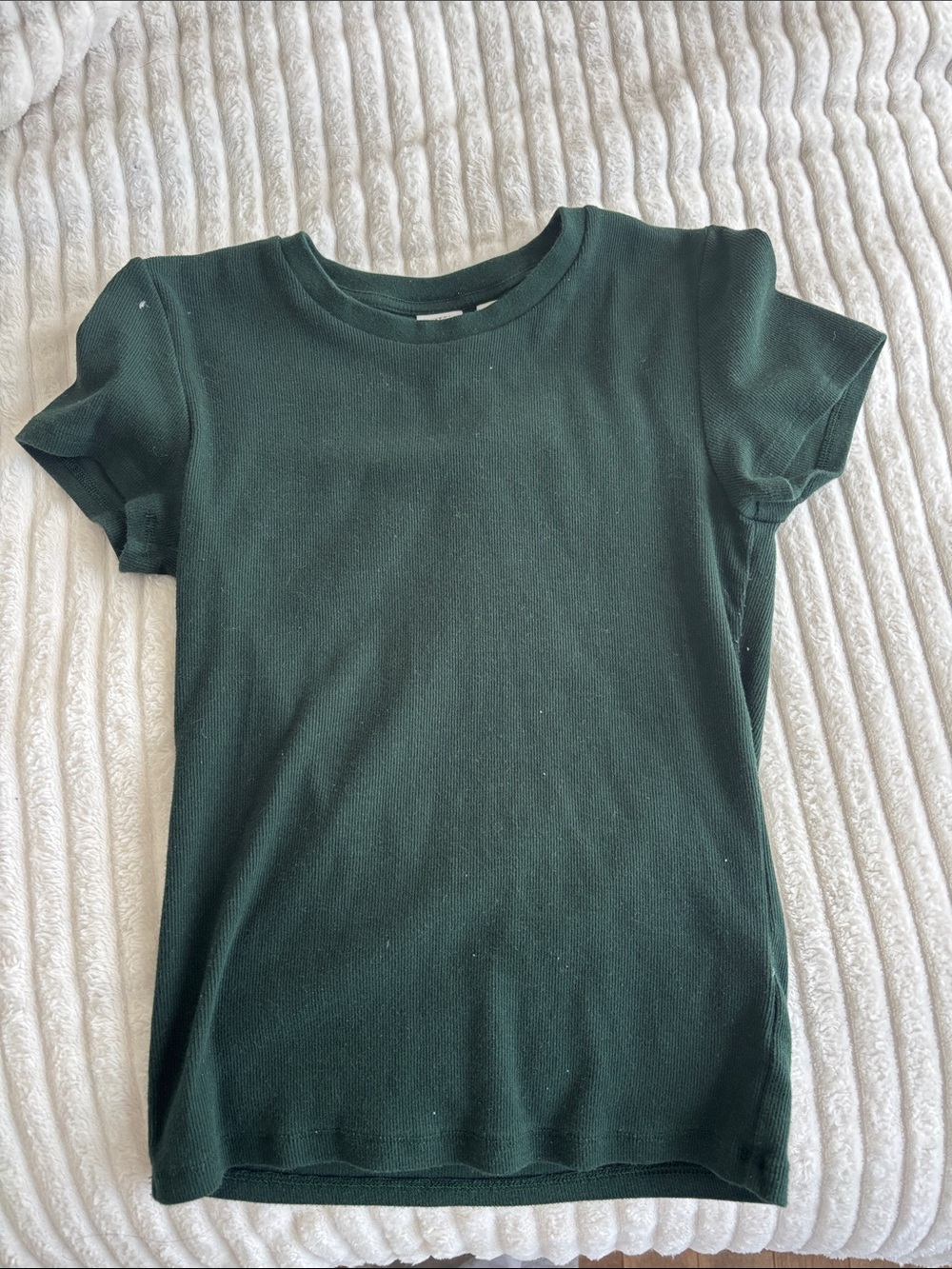Aritzia Short Sleeve Crewneck Tee in Dark Green